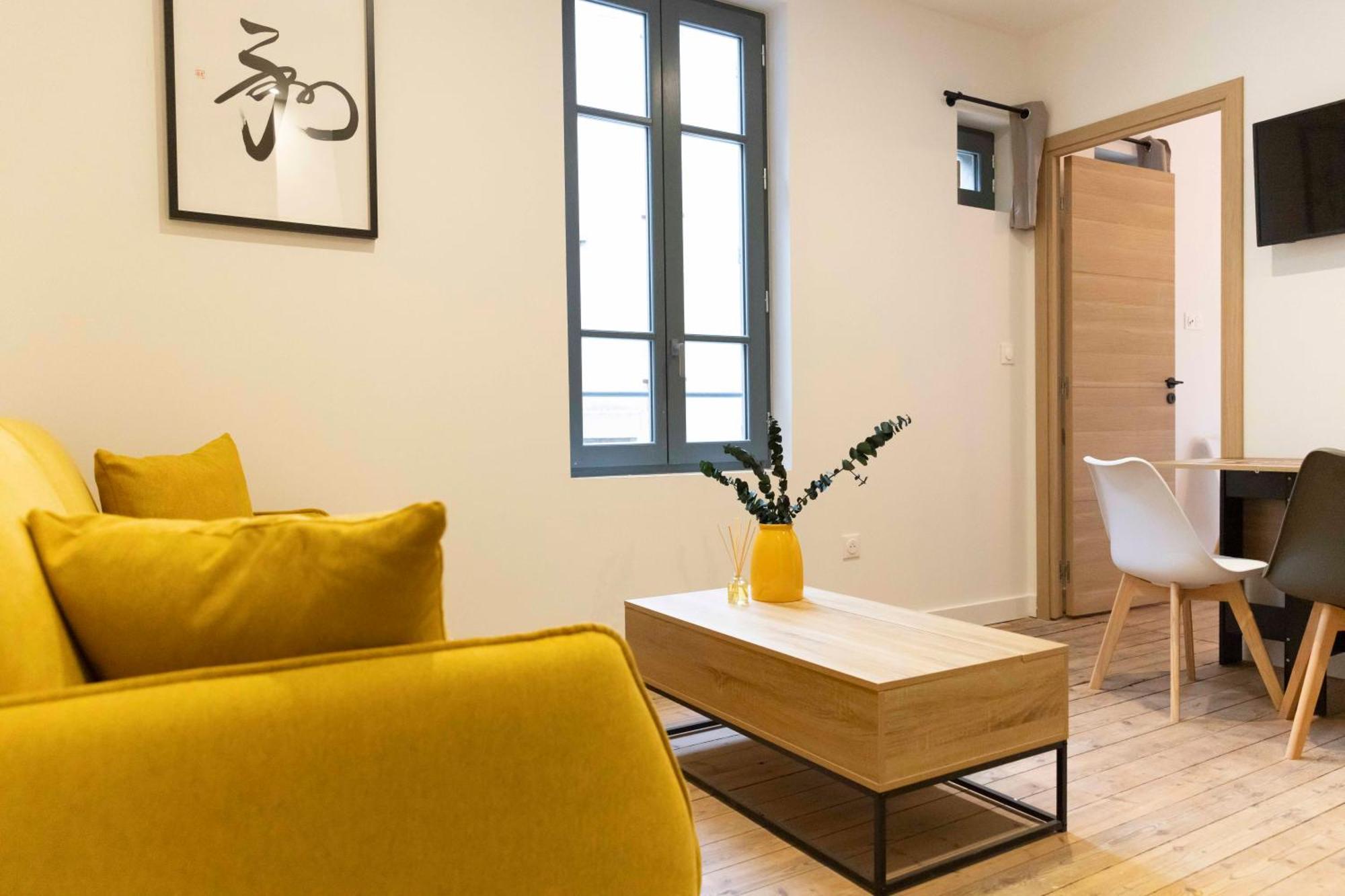 T2 Ed Warner Apartment *